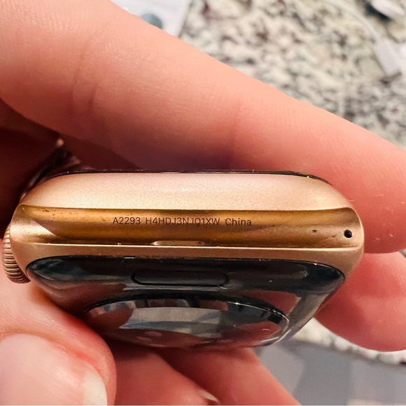 Apple | Series 6 Watch (GPS + Cellular) 40mm Gold Aluminum w/ Pink Sport Band - Picture 12 of 16